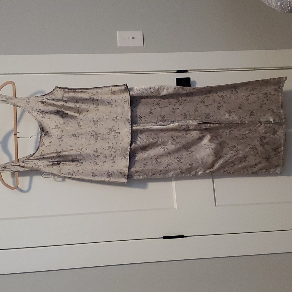 Victoria satin gray/blue snakeskin print PJ'S sz M.